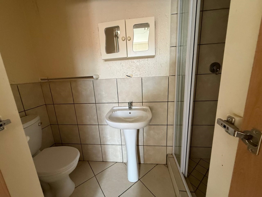 2 Bedroom Property for Sale in Waterval East North West